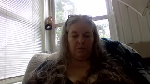 Snapshot of hippysnewhere chatting on June 29, 11:54 am hippysnewhere online show from June 29, 11:54 am