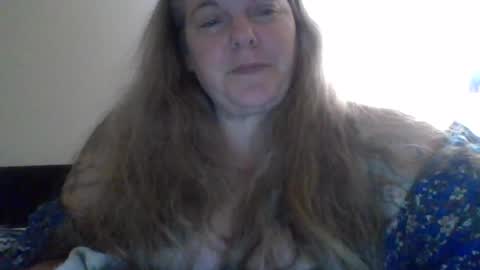 Snapshot of hippysnewhere chatting on July 11, 4:15 am hippysnewhere online show from July 11, 4:15 am