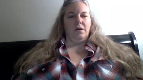 Snapshot of hippysnewhere chatting on July 17, 8:43 am hippysnewhere online show from July 17, 8:43 am