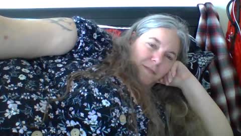 Snapshot of hippysnewhere chatting on July 24, 9:35 pm hippysnewhere online show from July 24, 9:35 pm