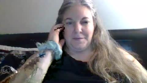 Snapshot of hippysnewhere chatting on July 30, 9:19 am hippysnewhere online show from July 30, 9:19 am