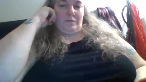 Snapshot of hippysnewhere chatting on July 31, 8:47 am hippysnewhere online show from July 31, 8:47 am