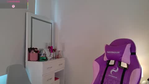 Snapshot of hipshannah chatting on November 14, 8:51 pm H A N N A H online show from November 14, 8:51 pm