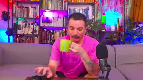 Snapshot of hipstertrashdumpsterfire chatting on July 19, 9:35 am HipsterTrash Clark one half of Task Manager online show from July 19, 9:35 am