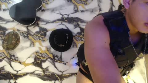 Snapshot of hiroshi_shen2 chatting on June 1, 12:51 pm hirosi shen online show from June 1, 12:51 pm