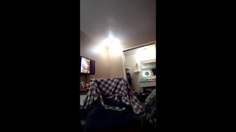 Snapshot of hkw1989 chatting on February 6, 1:43 am uPAYiPLAY online show from February 6, 1:43 am