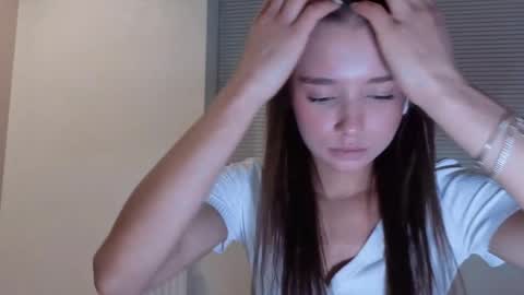 Snapshot of hoaarisa chatting on November 30, 8:13 pm Sofia online show from November 30, 8:13 pm