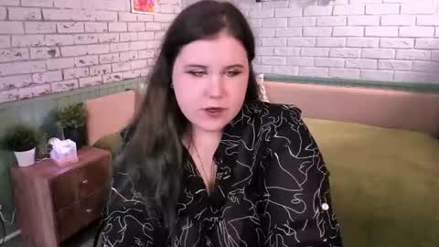 Snapshot of hoctra_neith chatting on June 28, 6:19 am Hanna online show from June 28, 6:19 am
