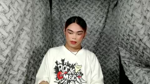 Snapshot of hoelyaurora chatting on June 29, 7:47 pm Aurora3 online show from June 29, 7:47 pm