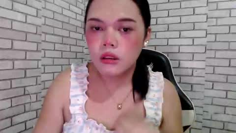 Snapshot of hoelymelissaa chatting on June 1, 11:45 am Melissa3 online show from June 1, 11:45 am