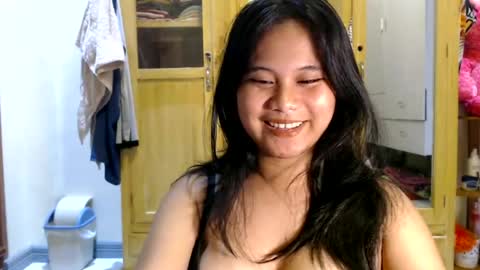Snapshot of hoelyzhuxinn chatting on May 29, 2:04 pm Zhuxinn3 online show from May 29, 2:04 pm