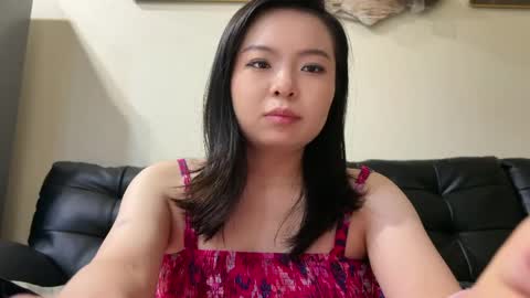 Snapshot of hola_sunflower chatting on June 4, 2:34 pm amy online show from June 4, 2:34 pm