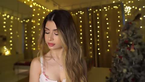 Moni Monica online show from December 17, 8:09 am