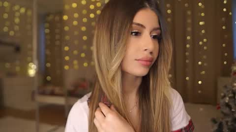 Moni Monica online show from January 9, 8:06 am