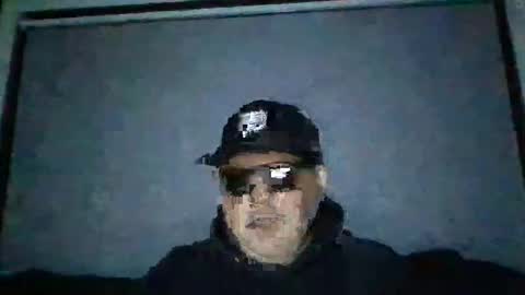 Snapshot of holden_minutz chatting on May 20, 6:19 am holden_minutz online show from May 20, 6:19 am