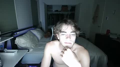 Snapshot of holdmybock chatting on September 27, 7:35 am holdmybock online show from September 27, 7:35 am