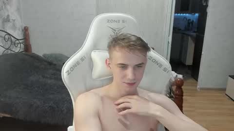 Extaz  Athrey  Howard online show from September 9, 11:37 pm