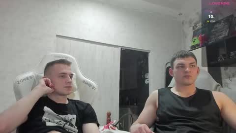 Extaz  Athrey  Howard online show from February 7, 6:44 pm