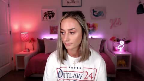 Holi Hurricane online show from February 17, 5:14 am