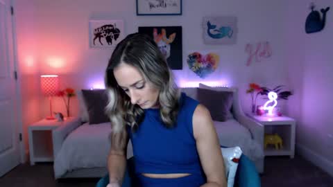 Holi Hurricane online show from October 4, 4:32 am