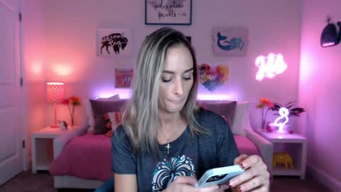 Holi Hurricane online show from October 20, 3:07 am