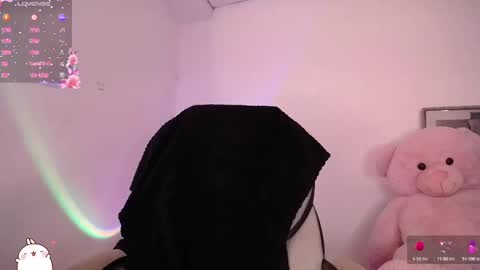 holly_16 online show from September 12, 10:21 pm