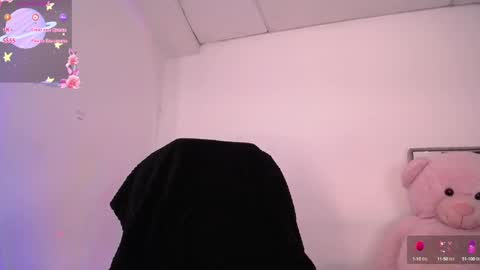 holly_16 online show from September 17, 6:42 pm