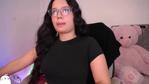 holly_16 online show from October 6, 12:52 am