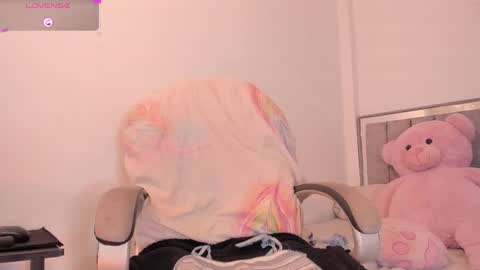 holly_16 online show from February 26, 9:58 pm