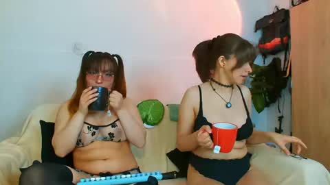 Holly and Honey online show from June 15, 10:01 pm