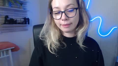 Holly online show from December 18, 10:51 am