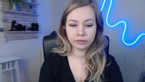 Holly online show from January 2, 6:29 am