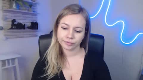 Holly online show from January 3, 10:31 am