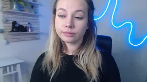 Holly online show from January 9, 9:37 am