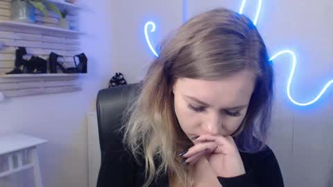 Holly online show from January 15, 7:37 am