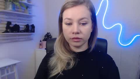 Holly online show from January 22, 3:31 am