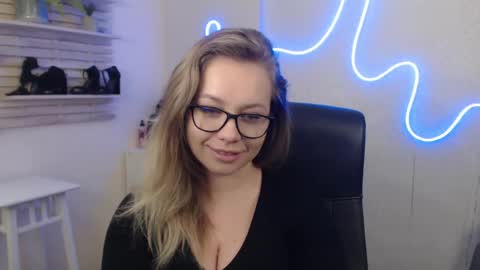 Holly online show from January 29, 8:51 am