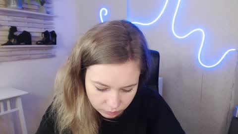 Holly online show from January 30, 8:43 am