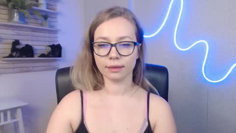 Holly online show from March 7, 4:24 am