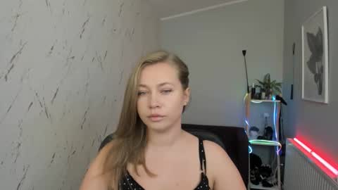 Holly online show from September 11, 4:29 pm