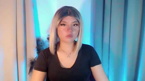 Snapshot of holly_maria69 chatting on March 8, 2:37 am holly_maria69 online show from March 8, 2:37 am