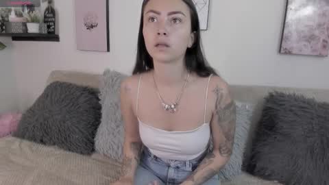 Holly online show from October 20, 3:45 pm