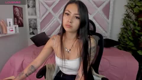 Holly online show from December 16, 8:47 pm