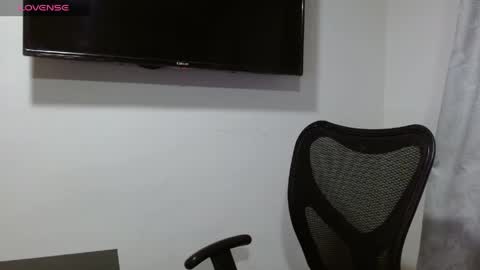 Holly online show from May 10, 3:01 am