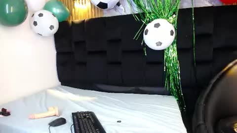 Holly Wastson online show from June 20, 4:59 am