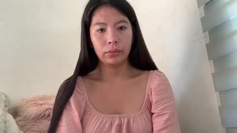 Snapshot of holly_wyn chatting on April 3, 12:30 am holly_wyn online show from April 3, 12:30 am