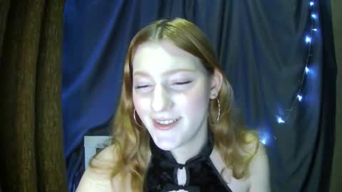 Snapshot of hollydolly07 chatting on February 6, 2:31 pm hollydolly07 online show from February 6, 2:31 pm