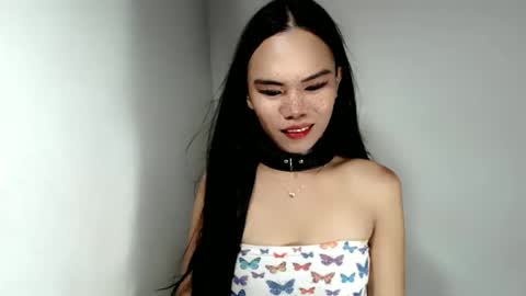 Snapshot of hollyhalo chatting on November 19, 10:32 pm hollyhalo online show from November 19, 10:32 pm