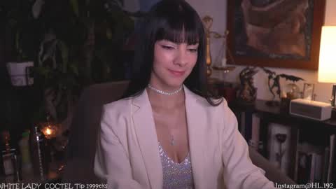 Holly Linder online show from February 7, 2:37 am