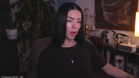 Snapshot of hollylinder_ chatting on May 13, 2:53 am Holly Linder online show from May 13, 2:53 am